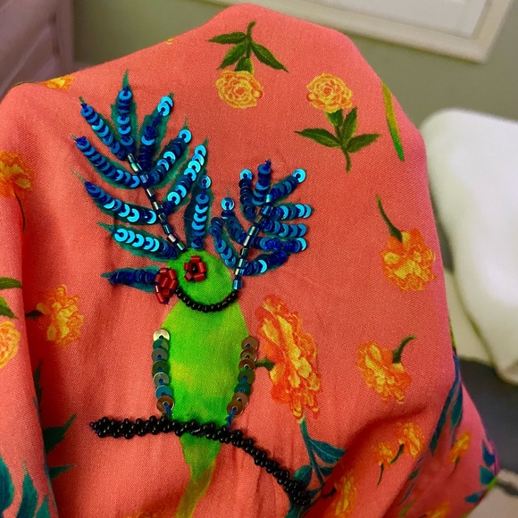 Hand Beaded Kaftan Mini - small
Coral Petite Tropical Parrot Print -NWT - Picture 2 of 12